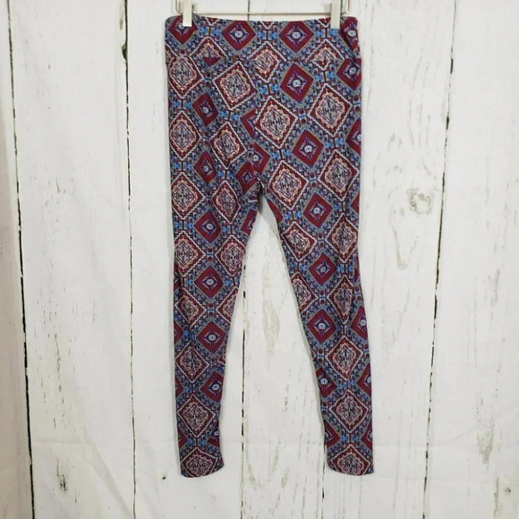 Lularoe Tall & curvy printed leggings‎ - Picture 2 of 4